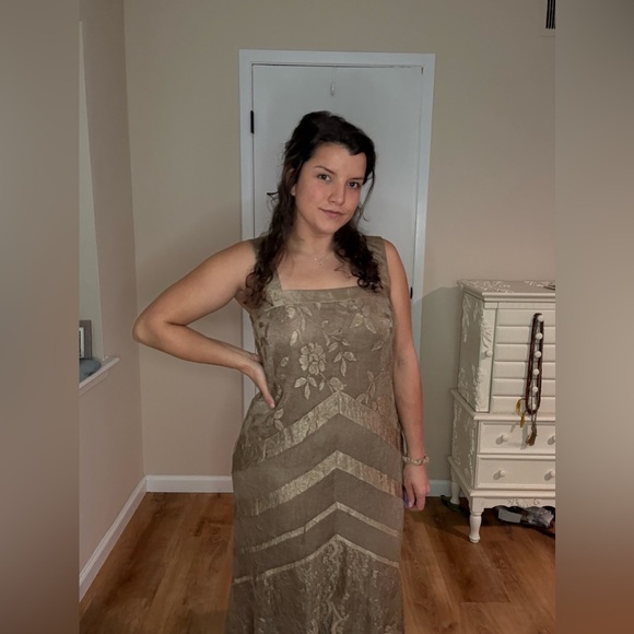 Vintage Damianou gold evening gown - Picture 7 of 9